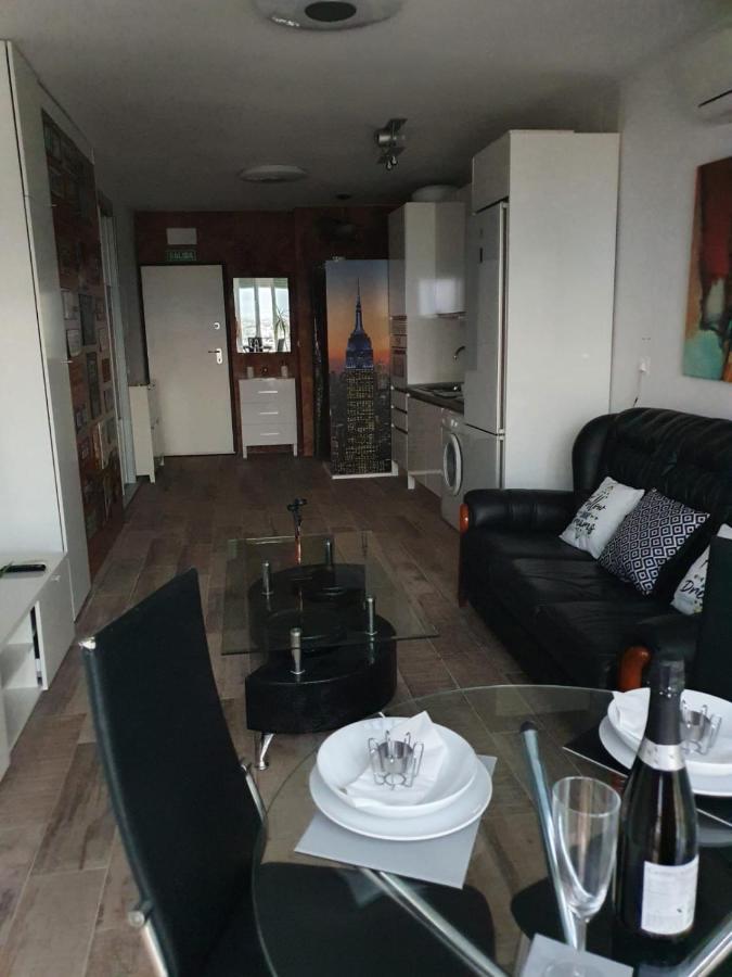 Apartamento Nuevo Estudio, recién reformado, Wifi, Centro de Torremolinos Exterior foto