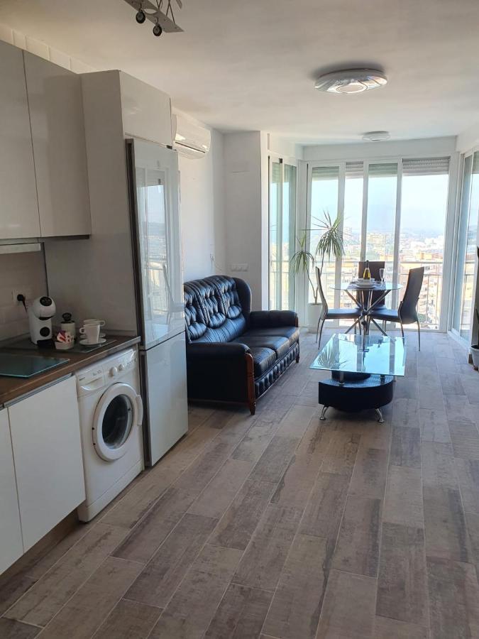 Apartamento Nuevo Estudio, recién reformado, Wifi, Centro de Torremolinos Exterior foto