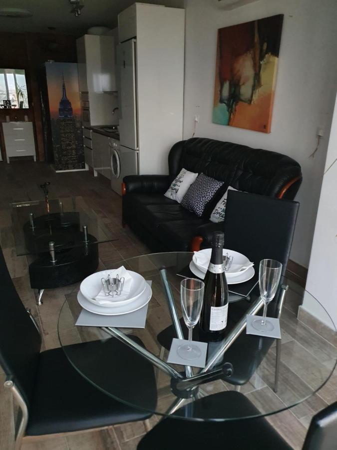 Apartamento Nuevo Estudio, recién reformado, Wifi, Centro de Torremolinos Exterior foto
