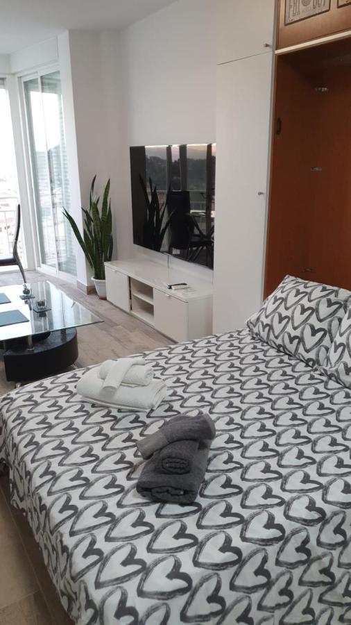 Apartamento Nuevo Estudio, recién reformado, Wifi, Centro de Torremolinos Exterior foto