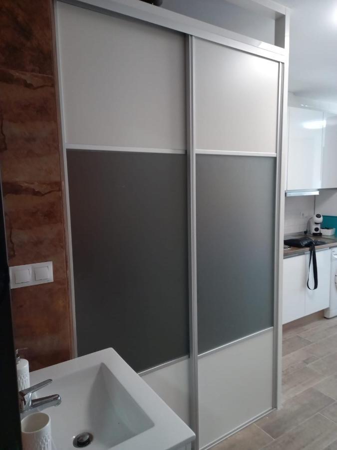 Apartamento Nuevo Estudio, recién reformado, Wifi, Centro de Torremolinos Exterior foto